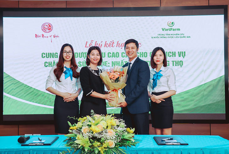 ký kết hợp tác nhất nam y viện vietfarm