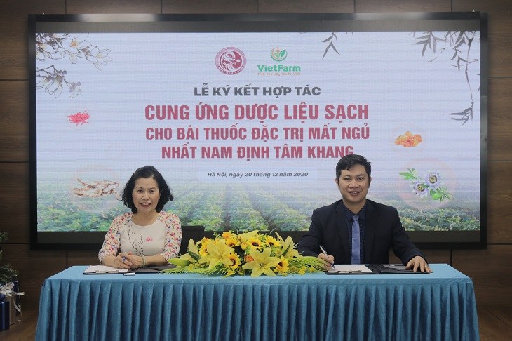 Nhất Nam Y Viện và Vietfarm tiến hành ký kết hợp tác cung ứng nguồn dược liệu sạch