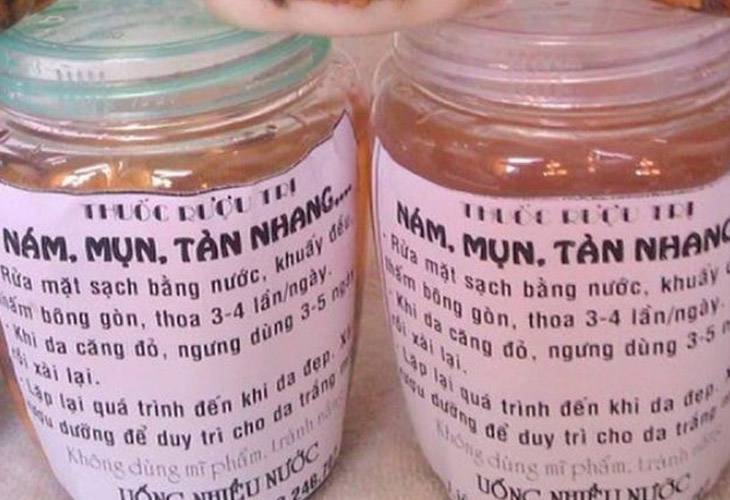 Rượu thuốc trị mụn được pha chế từ thành phần chính là rượu gạo