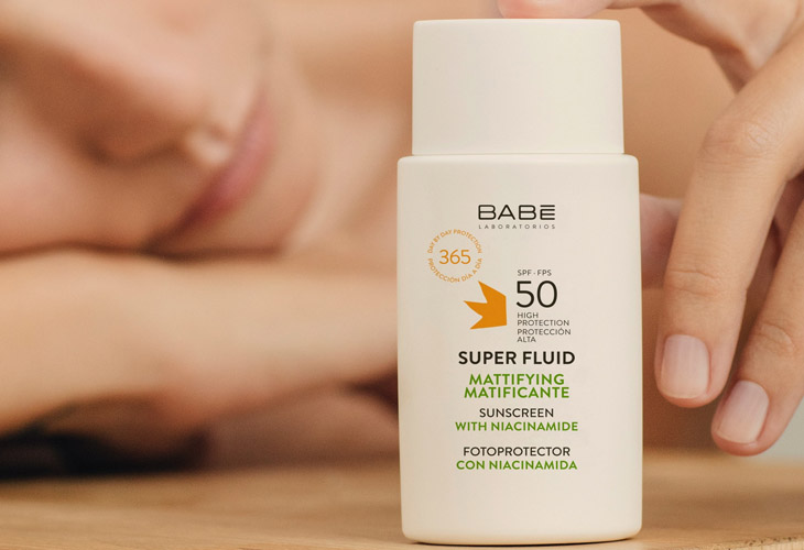 Babe Super Fluid Mattifying Sunscreen SPF 50 có nguồn gốc từ Tây Ban Nha