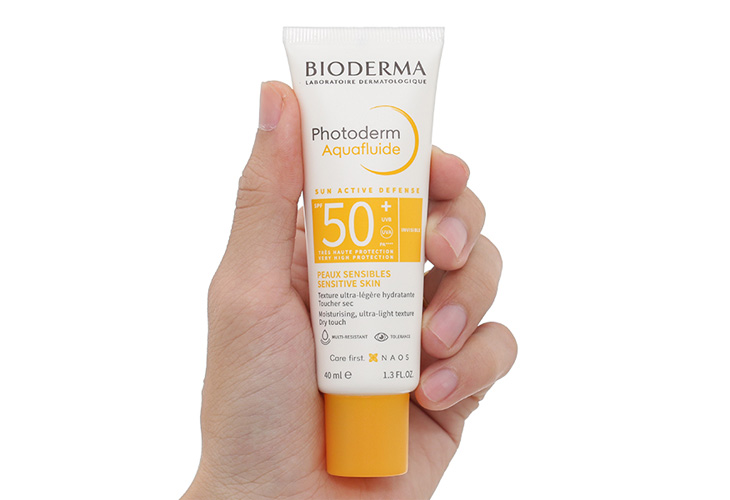 Photoderm Aquafluide SPF50+ là kem chống nắng cho da dầu nhạy cảm chất lượng