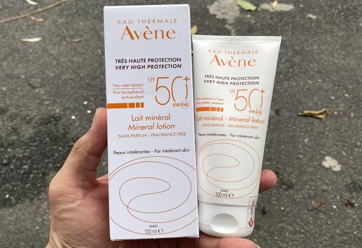 AVÈNE Very High Protection Mineral Lotion SPF 50+ có nguồn gốc từ Pháp