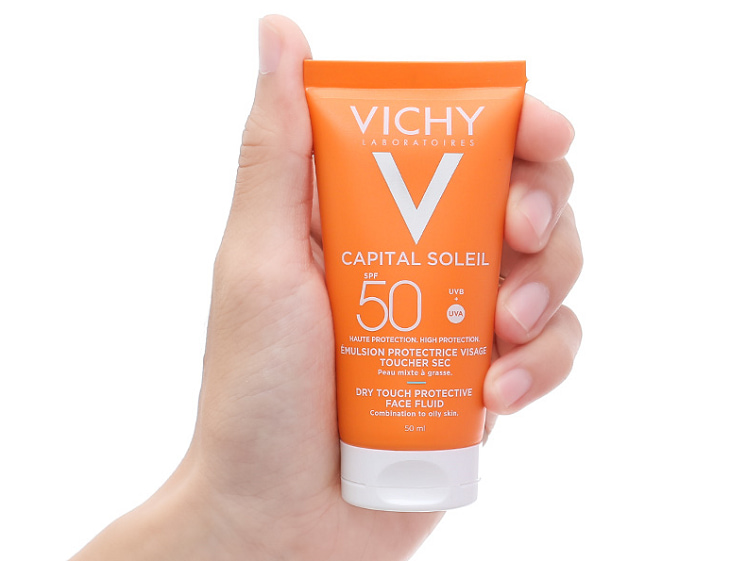 Vichy Capital Soleil Dry Touch Face Fluid giúp chống nắng, kiềm dầu hiệu quả