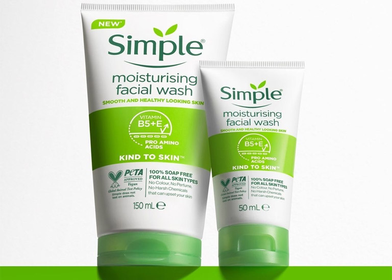 Simple Moisturising Facial Wash là sữa rửa mặt cho bà bầu da dầu mụn an toàn