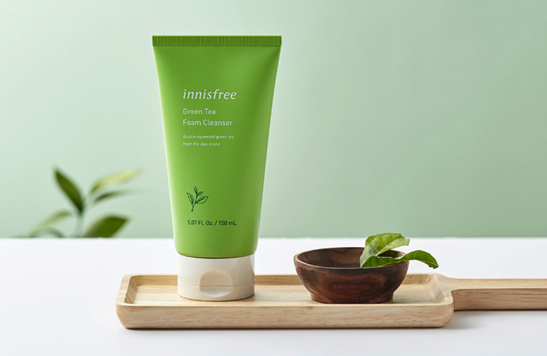 Innisfree Green Tea Cleansing Foam chứa thành phần tự nhiên, an toàn